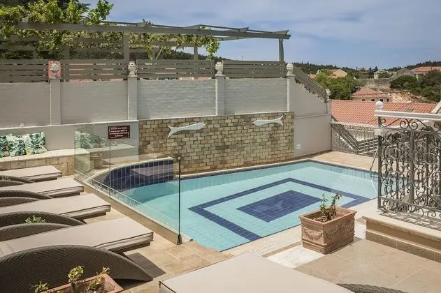 Faros Suites - Adults Only
