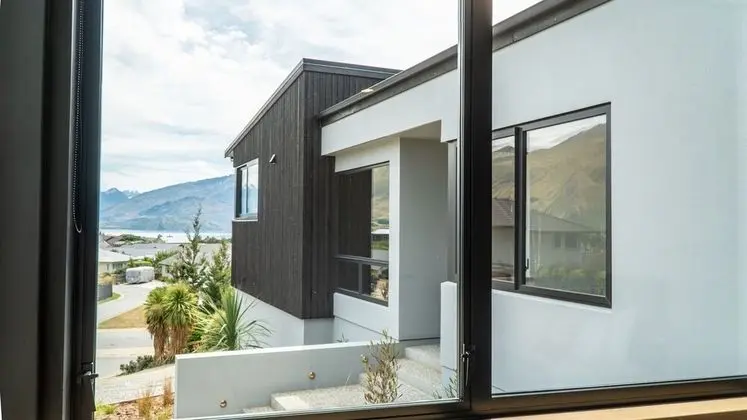 Farrant Drive - Sleeps 8 - Lake & Mountain Views - Modern & Stylish - Dış Mekan