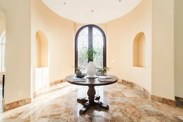 Farrier by Avantstay Spectacular 7BR Mediterranean-style Estate w/ Pool - İç Mekan