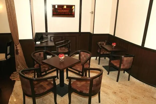 Hotel Favorit - Yerinde Yemek