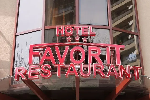 Hotel Favorit - Dış Mekan