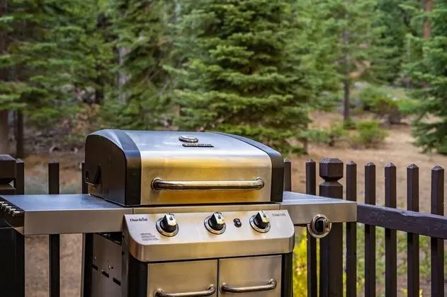 Fawn by Avantstay Secluded Cabin w/ Large Deck Surrounded by Forest