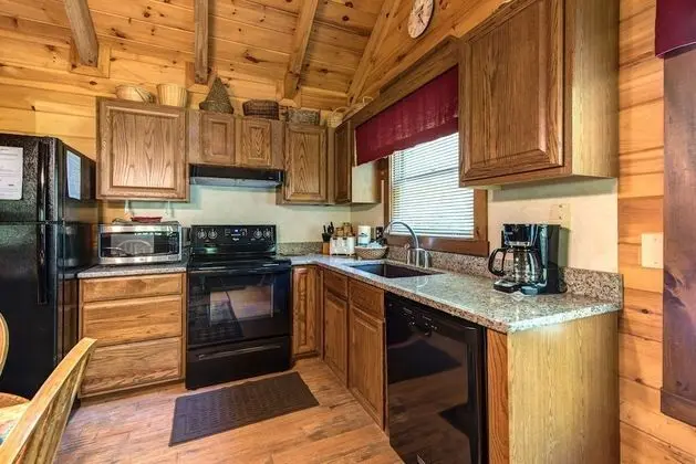Fawn Cabin by Jackson Mountain Homes - Mutfak