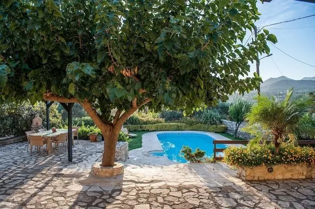 Villa-faye Handsome Villa in Rural Crete - Oda