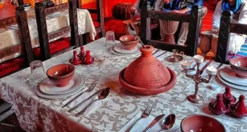 Fayou Desert Camp - Yerinde Yemek