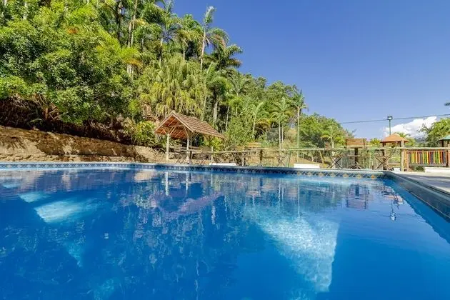 Hotel Fazenda Cachoeira da Furna - Havuz