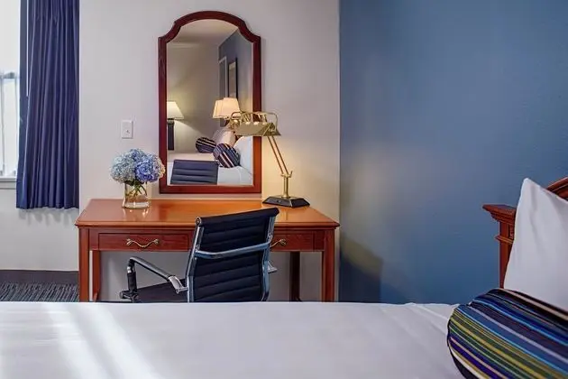 Federal City Inn and Suites