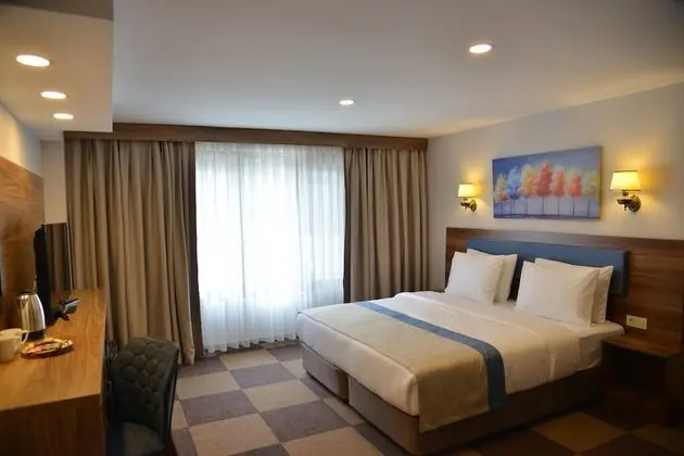 Feel & Live Hotel Villas Restaurant - Oda