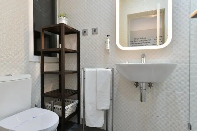 Feel Porto Downtown Poets Flat 5 WC