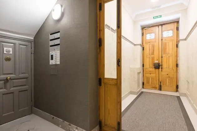 Feelathome Madrid Suites Apartments - Lobi