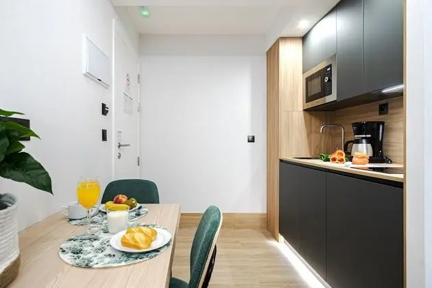 Feelathome Ventas Suites - Mutfak