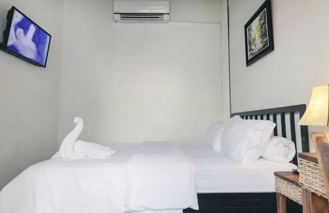 FELIZ HOSTEL CAFE BAR