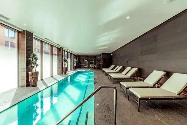 The Fellows House Cambridge, Curio Collection by Hilton - Havuz