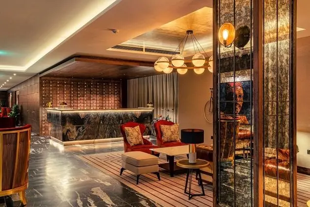 The Fellows House Cambridge, Curio Collection by Hilton - Lobi