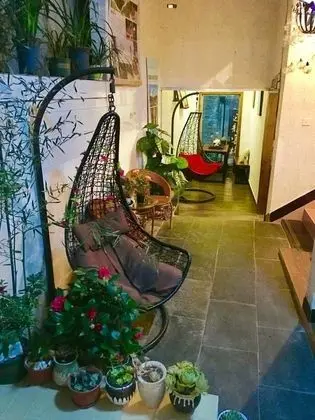 Fenghuang Little Bear Family Guest House - İç Mekan