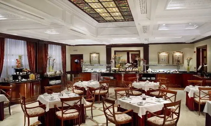 Hotel Fenix Gran Meliá - Yeme / İçme