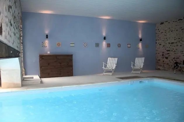 Ferme-Château de Cordey & SPA - Havuz