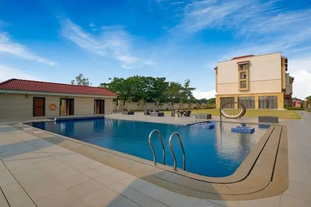 The Fern An Ecotel Hotel, Lonavala - Havuz