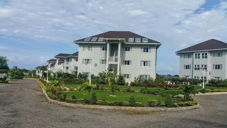 Fern Court Apartment With Oceanic View