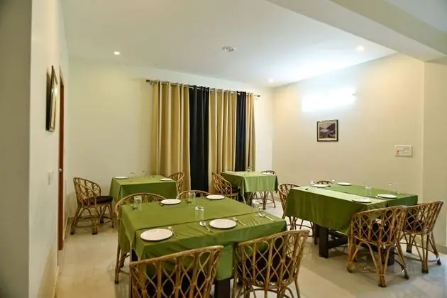 The Fern Villas Nainital By Beyond Stay - Yerinde Yemek