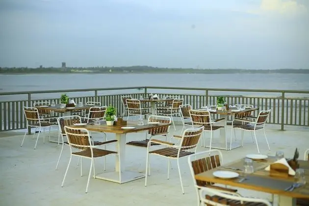 The Fern Seaside Luxurious Tent Resort Diu - Yerinde Yemek