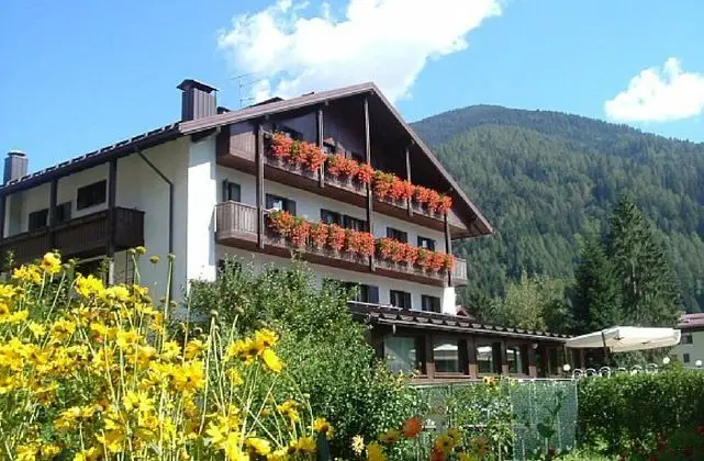 Hotel Ferrari