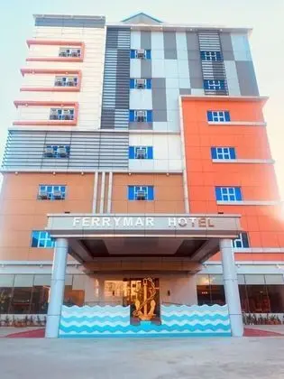 FerryMar Hotel
