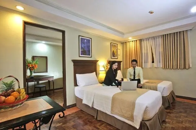 Fersal Hotel P Tuazon - Genel