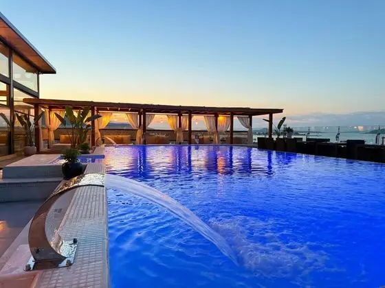 Ferush Hotel