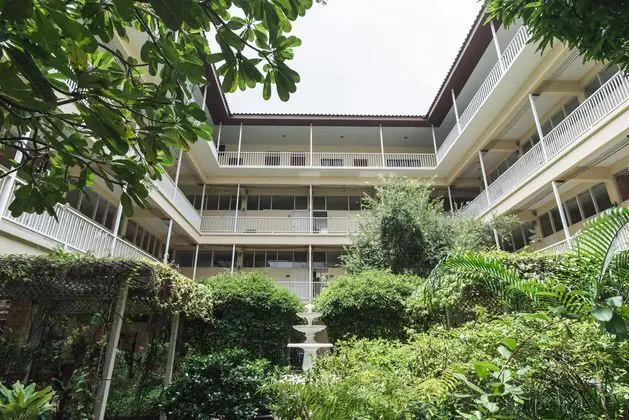 Feung Nakorn Balcony Rooms & Cafe