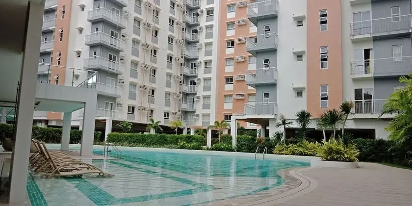 FGR Vacation Home at Mivesa Garden Residences - Havuz