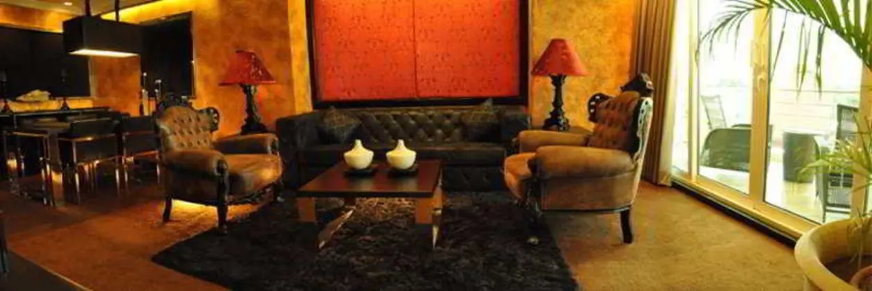 Fields Plaza Suites
