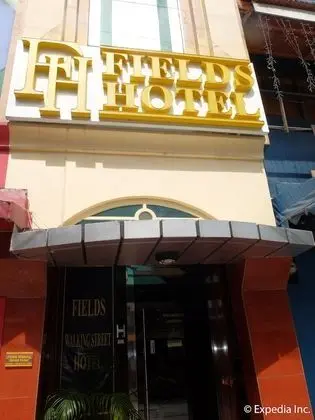 Fields Walking Street Hotel - Dış Mekan