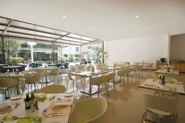 Fiesta Inn Insurgentes Sur - Yeme / İçme