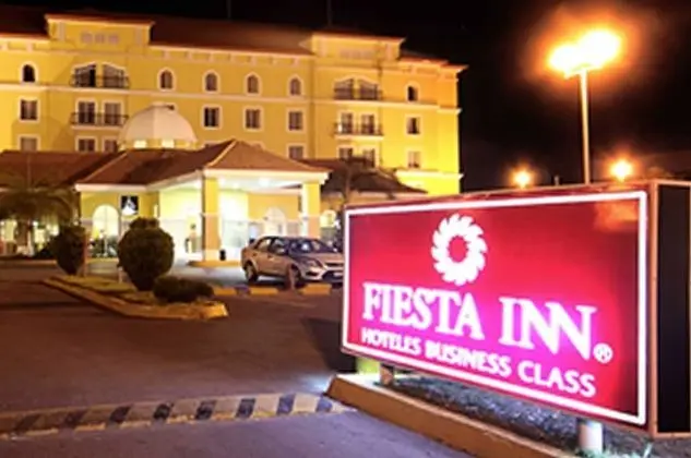 Fiesta Inn Nuevo Laredo - Dış Mekan
