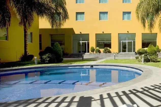 Fiesta Inn San Luis Potosí Oriente - Havuz