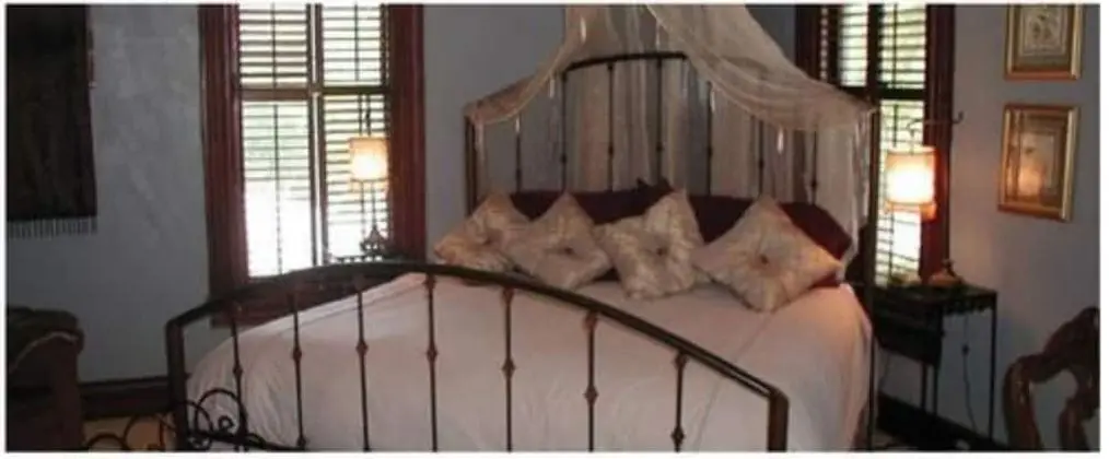 Fig Tree Manor - Oda