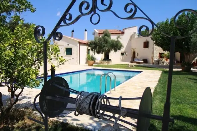 Filippou Villa - Living In Nature - Havuz