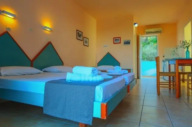 Filoxenia Hotel Apartments - Genel
