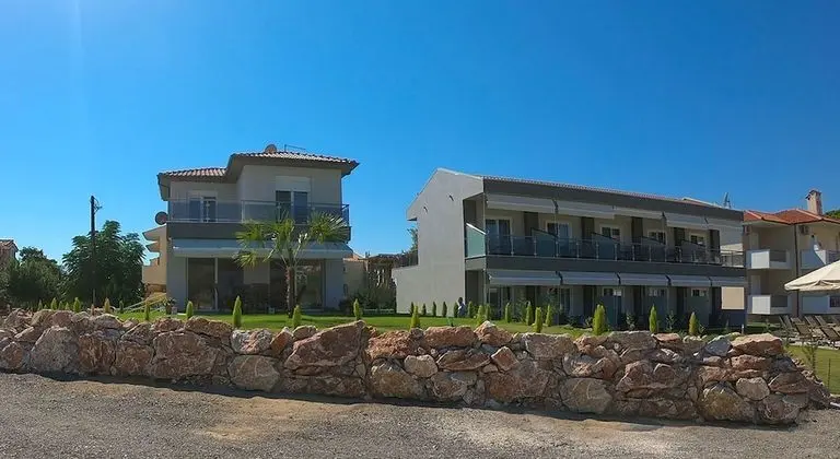 Finikas Garden Beach Resort Nikiti - Dış Mekan