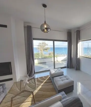 Finikas Suites & Apartments Airport - Oda Düzeni