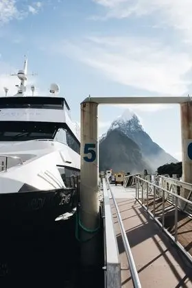 Fiordland Discovery - Lobi