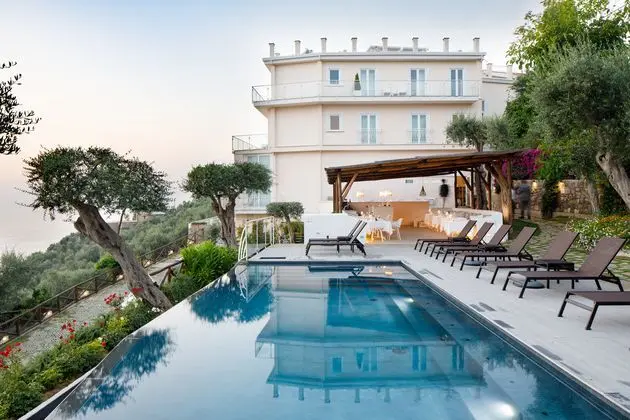 Villa Fiorella Art Hotel