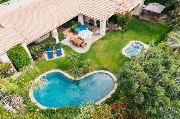 Firefly by Avantstay Spacious Villa w/ Pool, Hot Tub & Mountain Views Lic-067218, 5 bd - İç Mekan