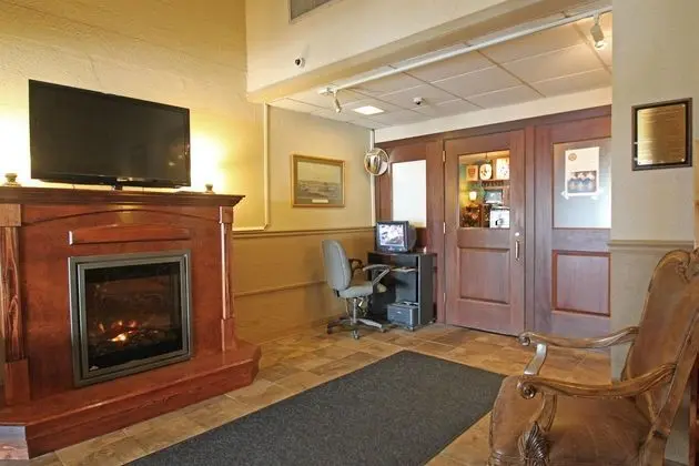 Fireside Inn & Suites