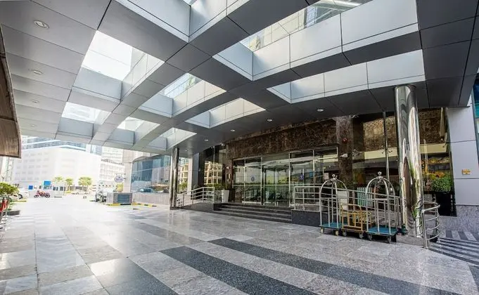 First Central Hotel Suites - Dış Mekan