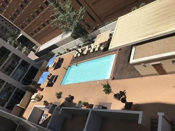 First Divine Suites - Hydro Park