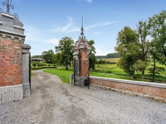 First Floor of a Magnificent Castle With Wellness, Large Park and zip Line - Lobi