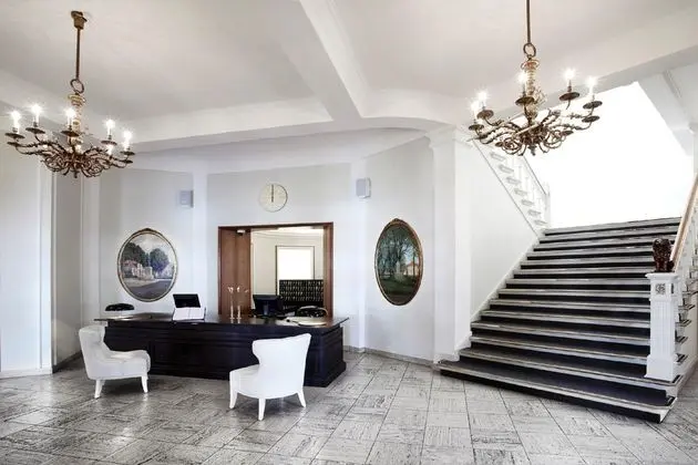 First Hotel Grand - Genel