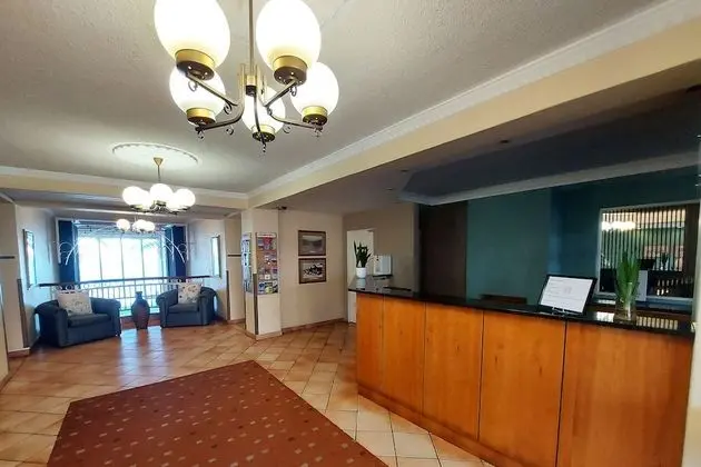First Group Brookes Hill Suites - Lobi